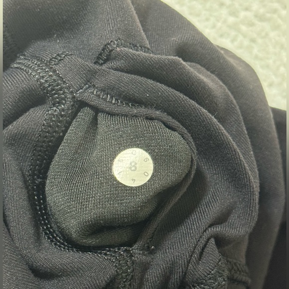 Lululemon Women 8 Black High Waisted Cropped Leggings - Picture 3 of 9